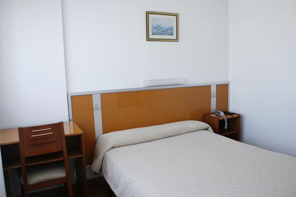 Hostal Liste Station La Corogne Chambre photo