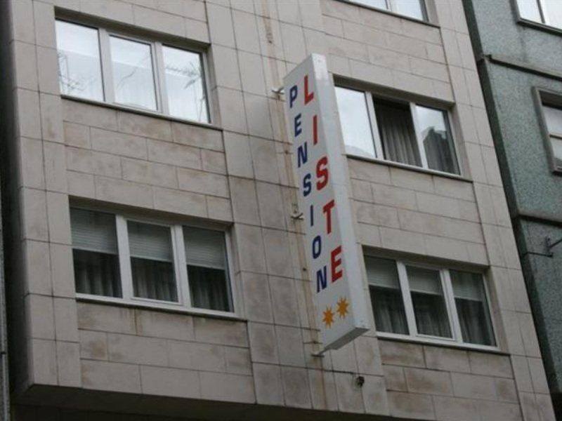 Hostal Liste Station La Corogne Extérieur photo